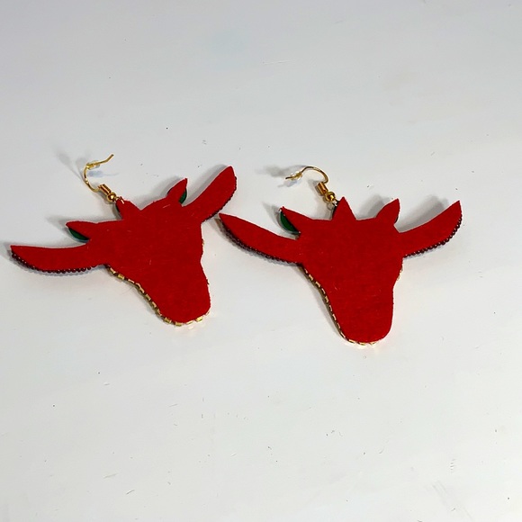 Leopard Print Longhorn Earrings With Seed Bead Floral Detail - Picture 6 of 6